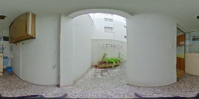 Acceso al Patio